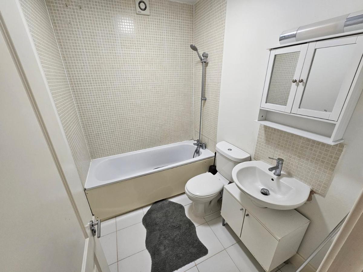 2bdr Islington Close To Station Londen